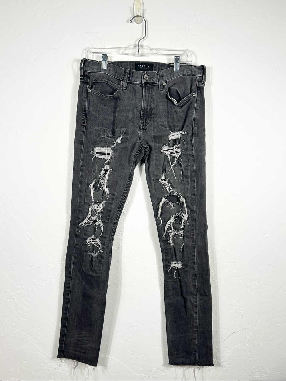PacSun Men's Distressed Skinny Jeans Size 30x32 Washed Black Shredded